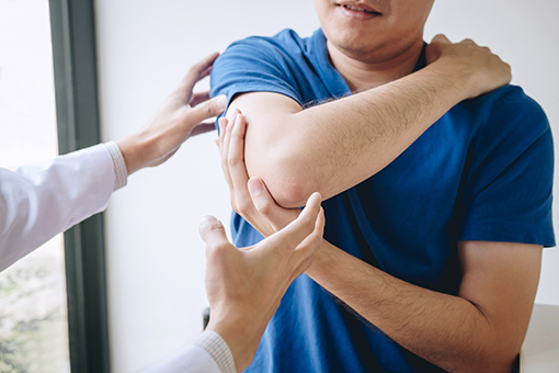 Ongoing Physiotherapy Being Done by Tolleson Chiropractor on Phoenix Patient