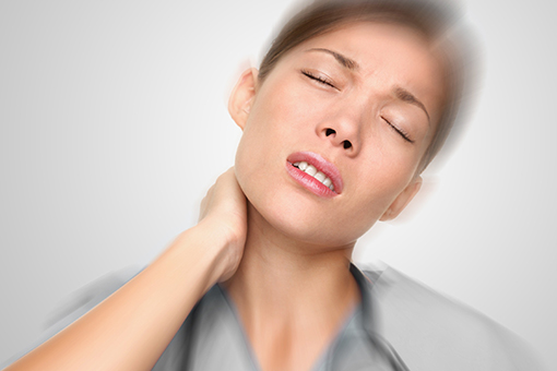 Lady Feeling Dizzy and Has Neck Pain In Need of Whiplash Treatment in Tolleson and Phoenix AZ