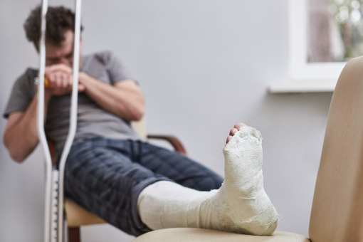 Tolleson Man Crying In Pain Due To Personal Injury In Need of Chiropractor