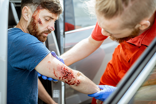 Truck Driver With an Injury In Need of Chiropractor Services in Phoenix Arizona