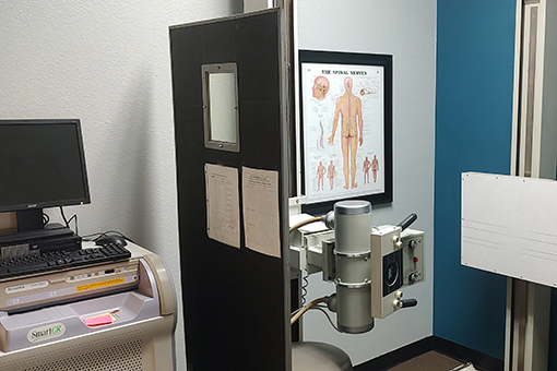 Clinic of the Best Chiropractor in Phoenix Arizona For Patients With Injury Caused by Truck Accidents